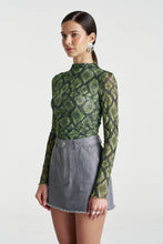Load image into Gallery viewer, SUMMI SUMMI - MESH LS ROUCHED SKIVVY / VIPER
