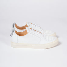 Load image into Gallery viewer, EKN - ARGAN LOW IN WHITE LEATHER
