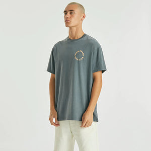 NOMADIC - CONNECTED RELAXED TEE - PIGMENT ASPHALT