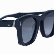 Load image into Gallery viewer, VALLEY - SOLOMON MATTE BLACK w MATTE GUM METAL TRIM /BLACK LENS
