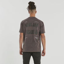 Load image into Gallery viewer, NENA &amp; PASADENA - TRANSFER RELAXED TEE - PIGMENT SHALE BROWN
